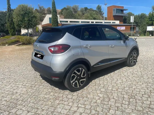 Renault Captur 2016 - 14000 EUR, 25000 km - 25000km - foto 5 de 12