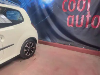 Renault Twingo 2012 - 6499 EUR, 72000 km - AUTO.MOTO.pt - 72000km - foto 17 de 26