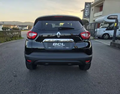 Renault Captur 2016 - 11990 EUR, 118000 km - AUTO.MOTO.pt - 118000km - foto 8 de 32