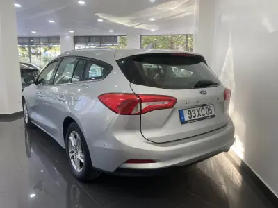 Ford Focus SW 2019 - 12600 EUR, 156868 km - AUTO.MOTO.pt - 156868km - foto 23 de 34