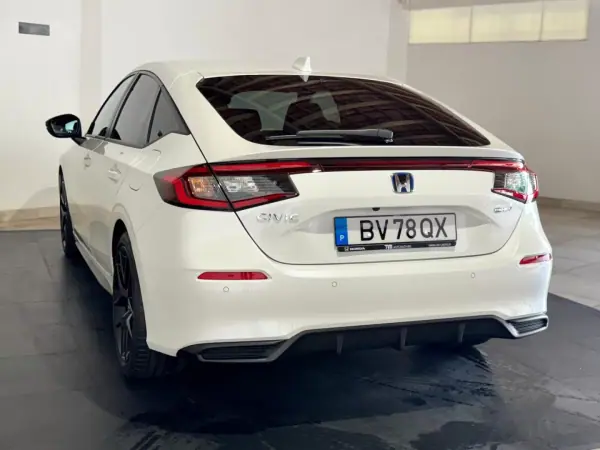 Honda Civic 2025 - 43000 EUR, 100 km - AUTO.MOTO.pt - 100km - foto 6 de 25