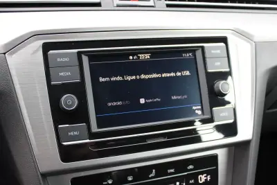 Volkswagen Passat 2021 - 21900 EUR, 22076 km - AUTO.MOTO.pt - 22076km - foto 20 de 44