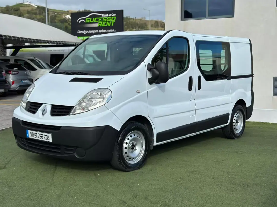 Renault TRAFIC L2H1 125CV 2014 - 16990 EUR, 98646 km - AUTO.MOTO.pt - 98646km - foto 1 de 16