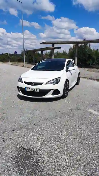 Opel Astra GTC 2016 - 22490 EUR, 92000 km - AUTO.MOTO.pt - 92000km - foto 6 de 15