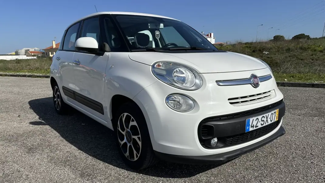 Fiat 500L 2017 - 11900 EUR, 160000 km - AUTO.MOTO.pt - 160000km - foto 1 de 14
