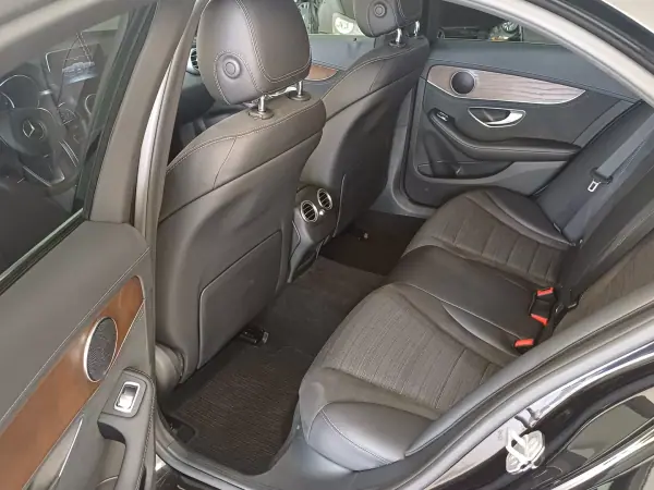 Mercedes-Benz C 220 2015 - 22490 EUR, 76614 km - 76614km - foto 10 de 15