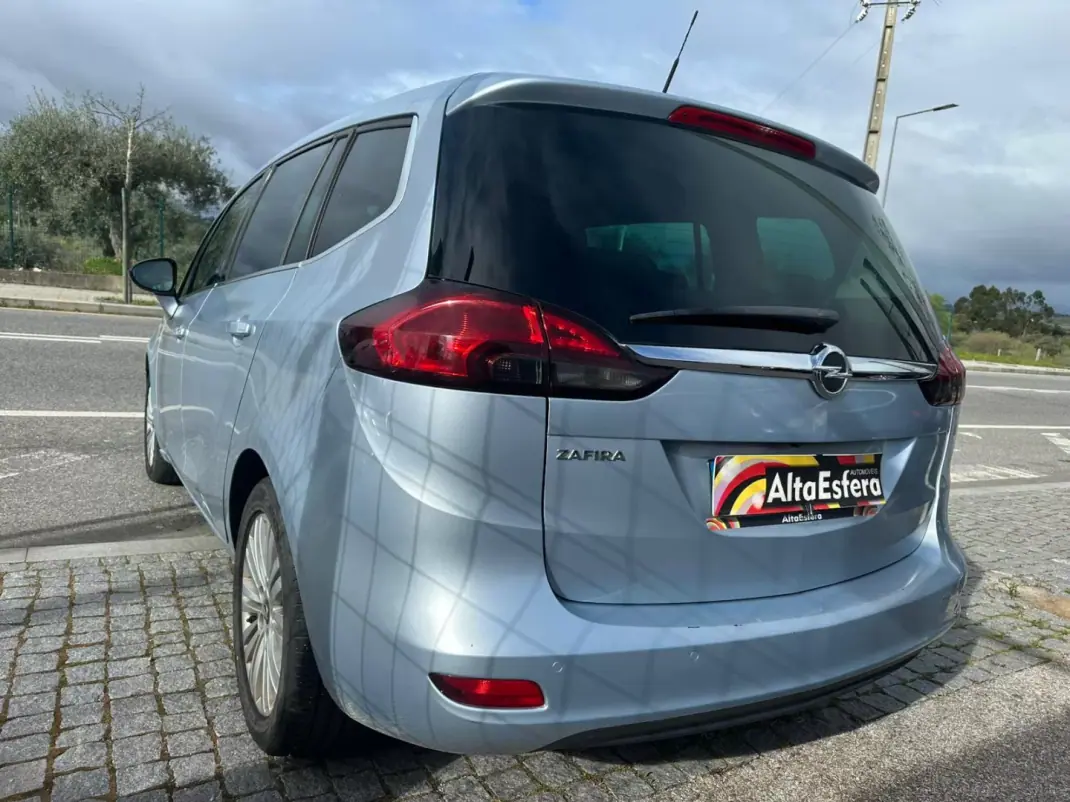 Opel Zafira 2018 - 13900 EUR, 128674 km - AUTO.MOTO.pt - 128674km - foto 7 de 36