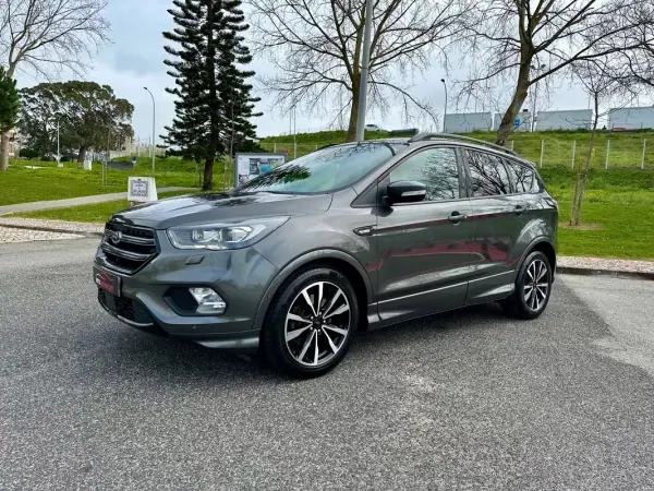 Ford Kuga 2017 - 15450 EUR, 78000 km - AUTO.MOTO.pt - 78000km - foto 2 de 60