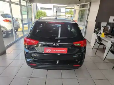 Kia Ceed SW 2015 - 8990 EUR, 144200 km - AUTO.MOTO.pt - 144200km - foto 9 de 35