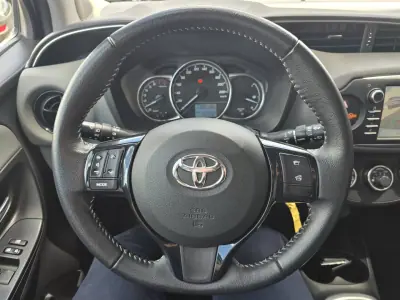 Toyota Yaris 2020 - 13490 EUR, 130000 km - AUTO.MOTO.pt - 130000km - foto 14 de 14