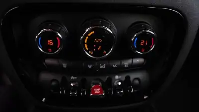 MINI Clubman 2019 - 14800 EUR, 267000 km - AUTO.MOTO.pt - 267000km - foto 18 de 23