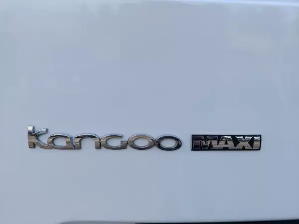 Renault Kangoo 2018 - 10500 EUR, 159000 km - AUTO.MOTO.pt - 159000km - foto 9 de 27