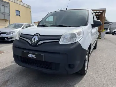 Renault Kangoo 1.5 DCi Maxi 2021 - 13250 EUR, 125000 km - AUTO.MOTO.pt - 125000km - foto 33 de 39