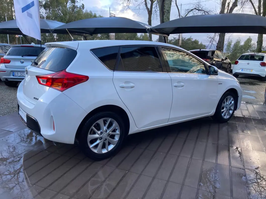Toyota Auris 2013 - 13250 EUR, 145685 km - AUTO.MOTO.pt - 145685km - foto 2 de 15