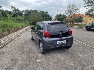 Peugeot 108 2021 - 11000 EUR, 62048 km - AUTO.MOTO.pt - 62048km - foto 9 de 32