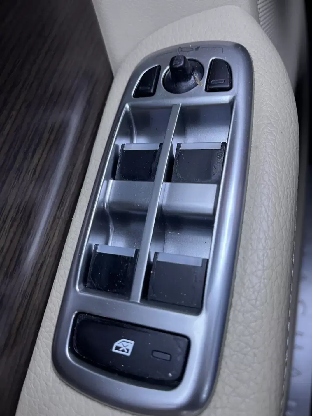 Jaguar XF Sportbrake 2013 - 15999 EUR, 245000 km - 245000km - foto 17 de 32