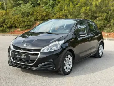 Peugeot 208 2015 - 7900 EUR, 173040 km - AUTO.MOTO.pt - 173040km - foto 2 de 25