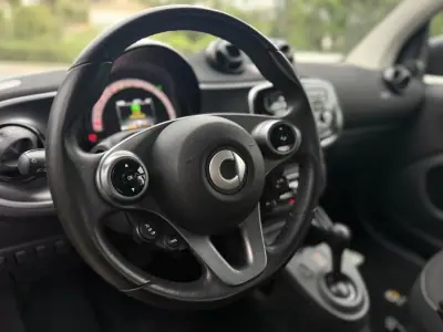 Smart Fortwo Cabrio 2018 - 11699 EUR, 80000 km - AUTO.MOTO.pt - 80000km - foto 10 de 15