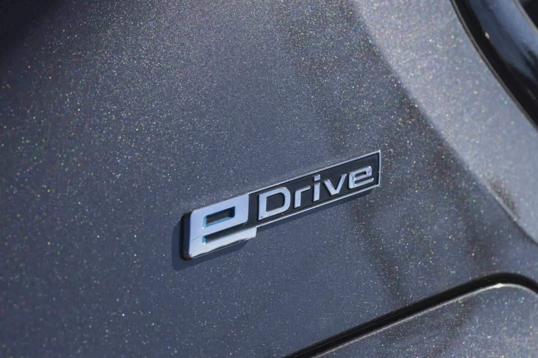 BMW 530e 2019 - 26850 EUR, 181810 km - AUTO.MOTO.pt - 181810km - foto 37 de 47