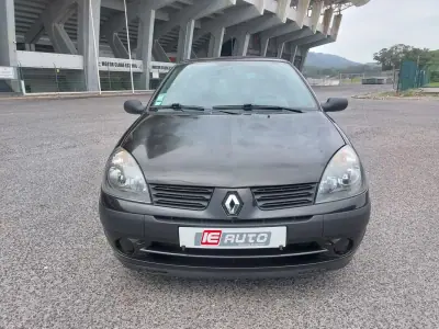 Renault Clio 2004 - 2990 EUR, 268181 km - AUTO.MOTO.pt - 268181km - foto 8 de 16