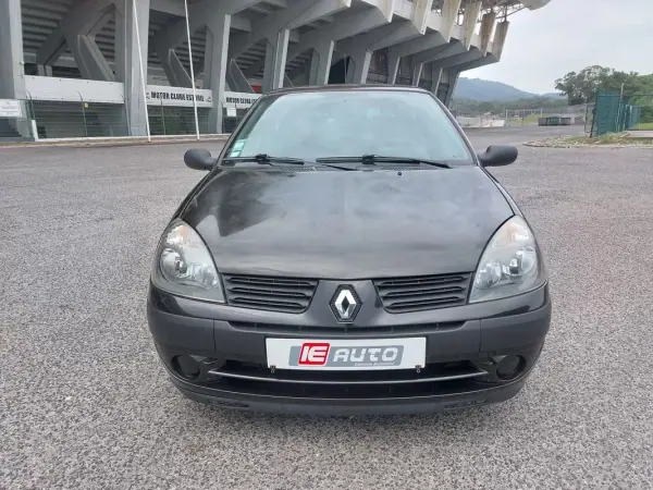 Renault Clio 2004 - 1950 EUR, 268181 km - AUTO.MOTO.pt - 268181km - foto 8 de 16