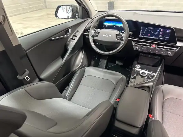 Kia e-Niro 2023 - 26950 EUR, 53564 km - AUTO.MOTO.pt - 53564km - foto 13 de 51