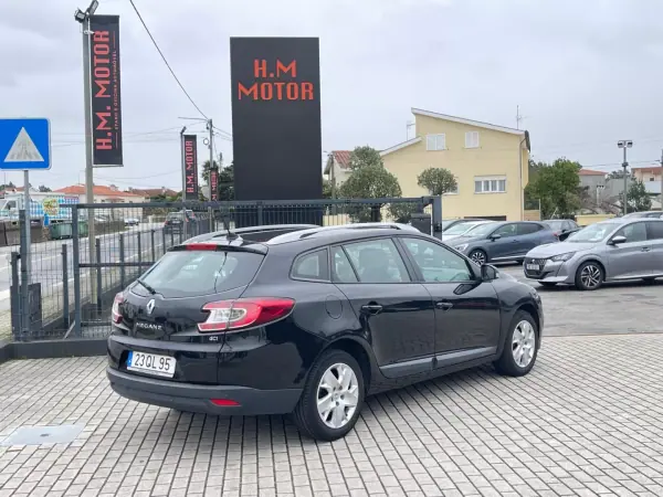 Renault Mégane Break 2012 - 7750 EUR, 289000 km - AUTO.MOTO.pt - 289000km - foto 3 de 9
