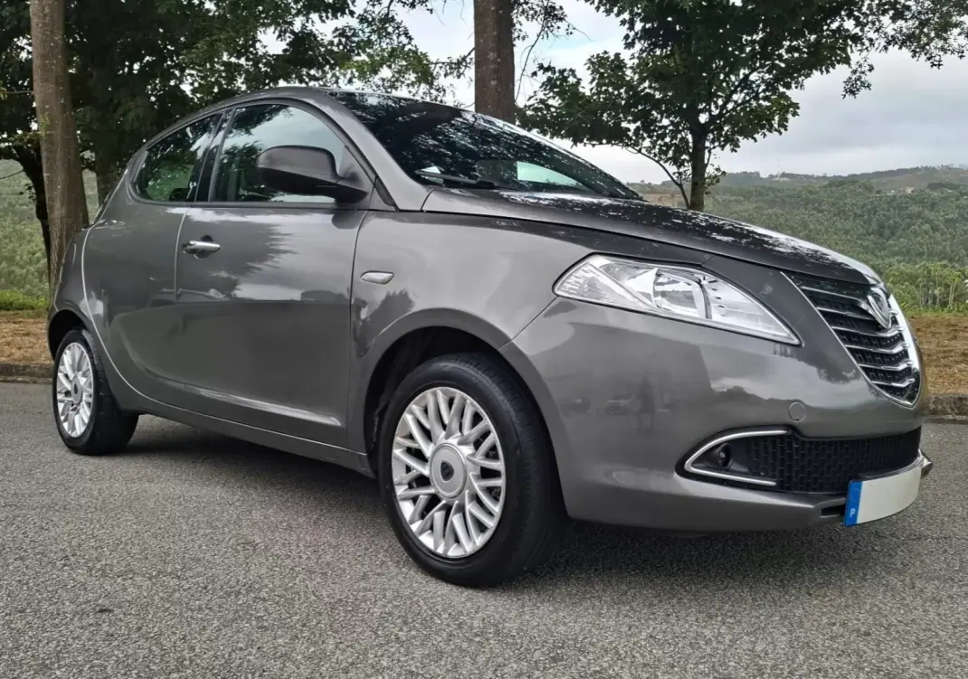 Lancia Ypsilon 2014 - 6950 EUR, 175250 km - 175250km - foto 3 de 11