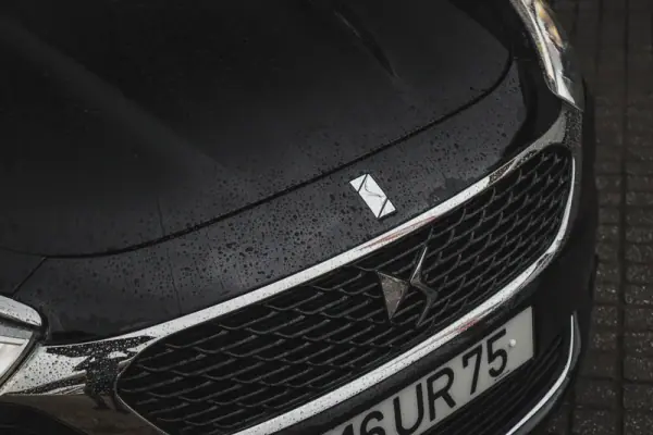 DS DS5 2018 - 16550 EUR, 136800 km - AUTO.MOTO.pt - 136800km - foto 10 de 23