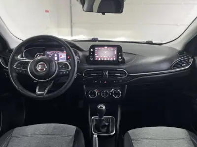 Fiat Tipo 2022 - 15000 EUR, 93076 km - AUTO.MOTO.pt - 93076km - foto 10 de 13