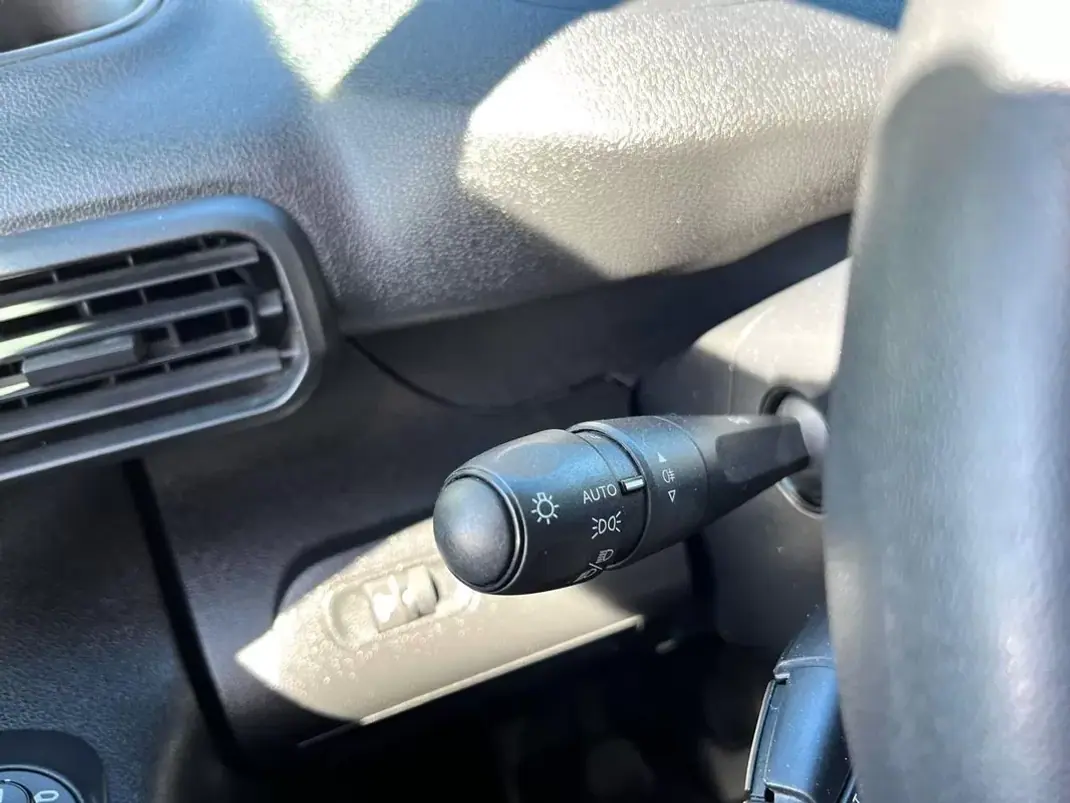 Peugeot 2019 - 12300 EUR, 92000 km - AUTO.MOTO.pt - 92000km - foto 12 de 19