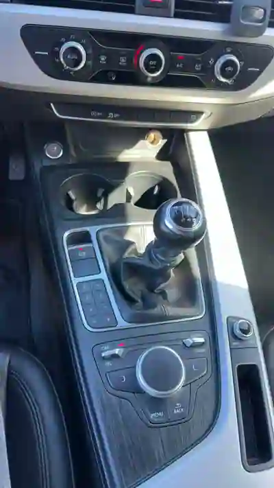 Audi A4 Avant 2016 - 17000 EUR, 143000 km - 143000km - foto 9 de 15