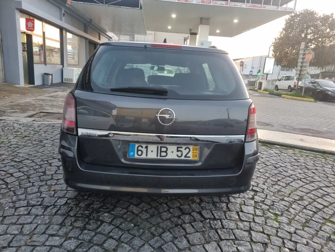 Opel Astra 2009 - 3999 EUR, 158000 km - AUTO.MOTO.pt - 158000km - foto 9 de 15