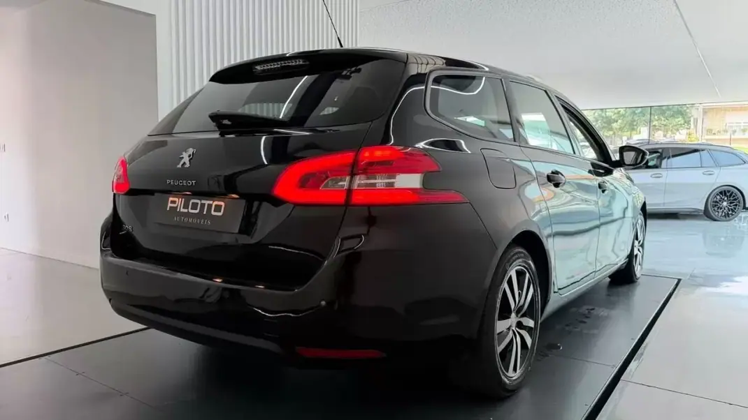 Peugeot 308 SW 2019 - 13990 EUR, 134327 km - 134327km - foto 10 de 28