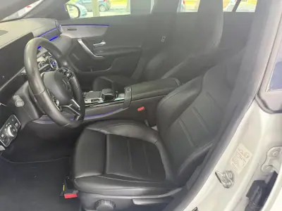 Mercedes-Benz CLA 180 2019 - 32000 EUR, 172639 km - AUTO.MOTO.pt - 172639km - foto 13 de 32