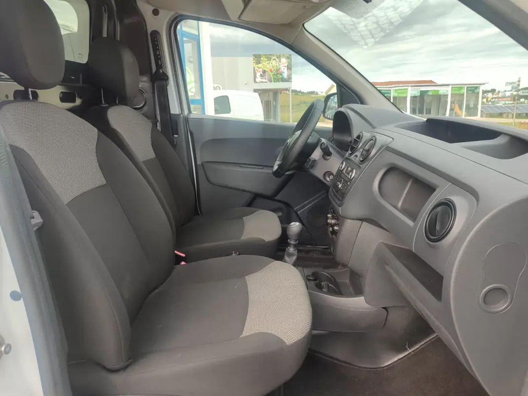 Dacia Dokker 2020 - 10900 EUR, 61000 km - AUTO.MOTO.pt - 61000km - foto 12 de 20