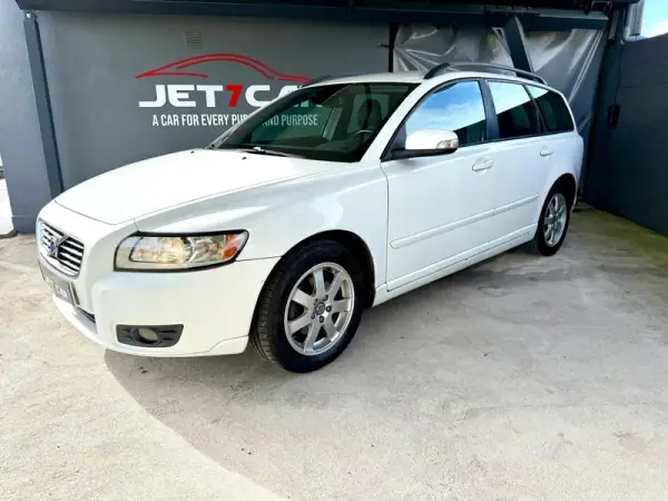 Volvo V50 2008 - 7990 EUR, 228855 km - AUTO.MOTO.pt - 228855km - foto 2 de 15