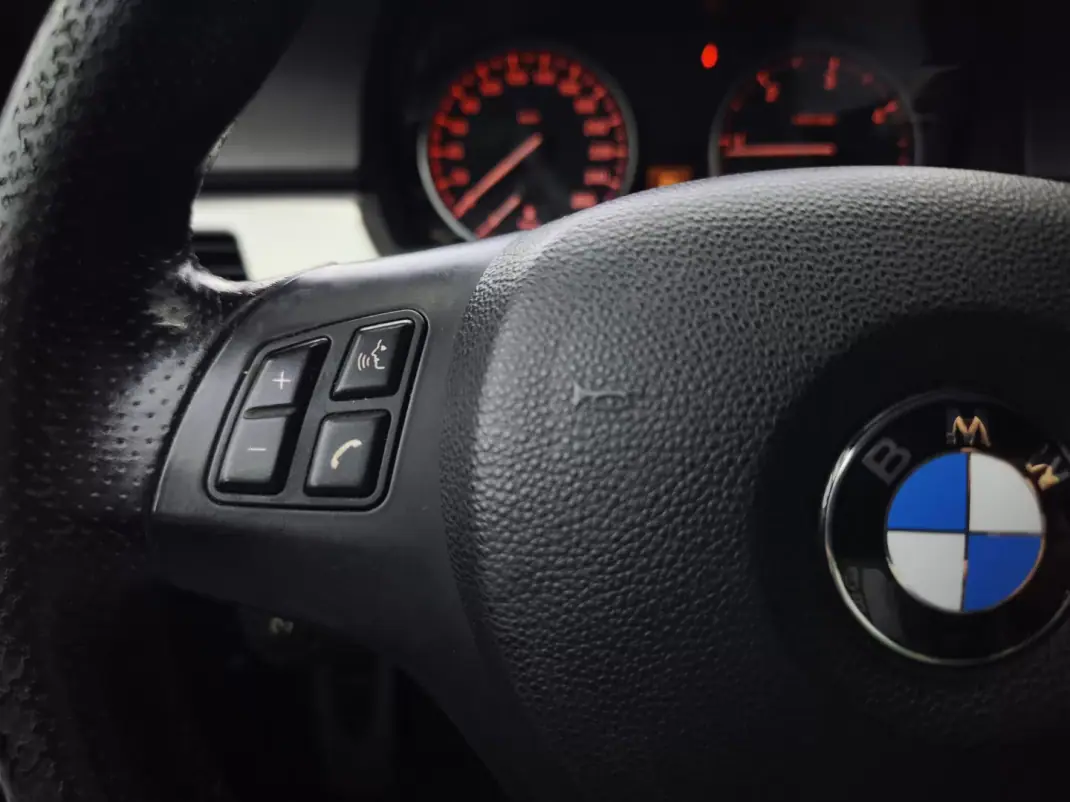 BMW 320 2011 - 16650 EUR, 269065 km - AUTO.MOTO.pt - 269065km - foto 24 de 41