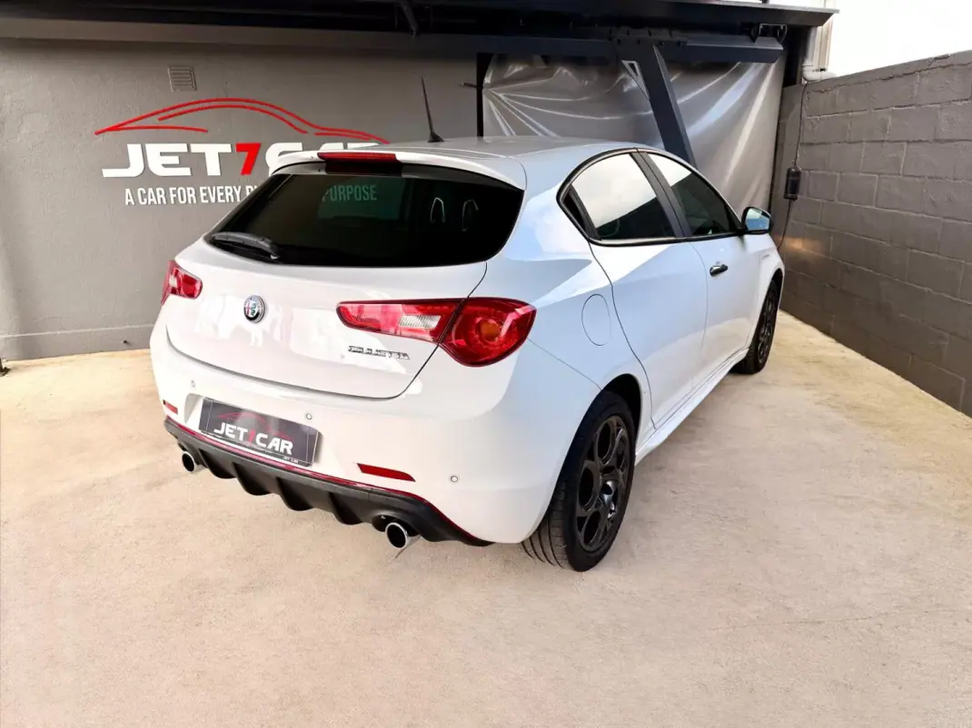 Alfa Romeo Giulietta 2017 - 18490 EUR, 122207 km - AUTO.MOTO.pt - 122207km - foto 5 de 21
