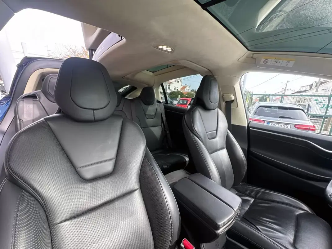 Tesla Model X 2017 - 38900 EUR, 49854 km - AUTO.MOTO.pt - 49854km - foto 7 de 14