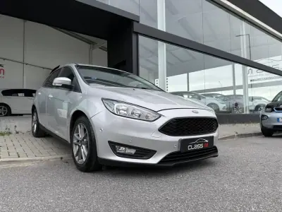 Ford Focus 2018 - 13850 EUR, 68388 km - AUTO.MOTO.pt - 68388km - foto 8 de 29
