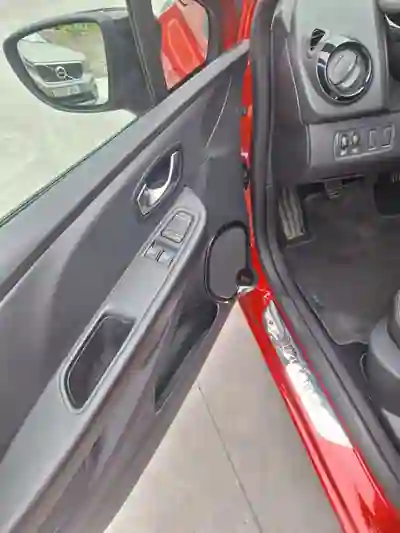 Renault Clio 2018 - 8200 EUR, 113200 km - AUTO.MOTO.pt - 113200km - foto 7 de 8