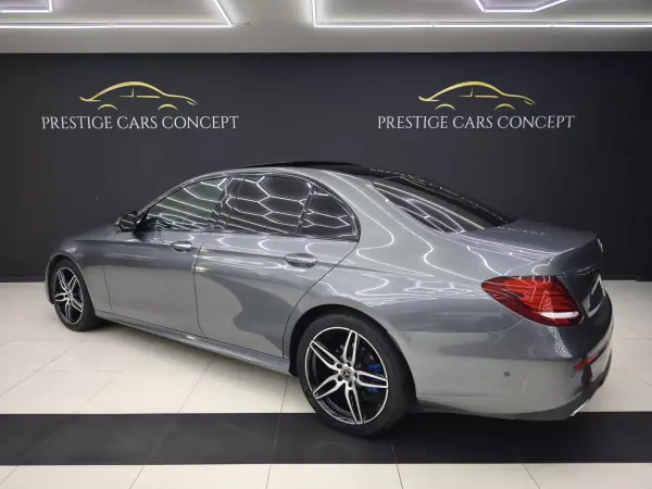 Mercedes-Benz E 220 2018 - 32950 EUR, 118099 km - AUTO.MOTO.pt - 118099km - foto 5 de 48