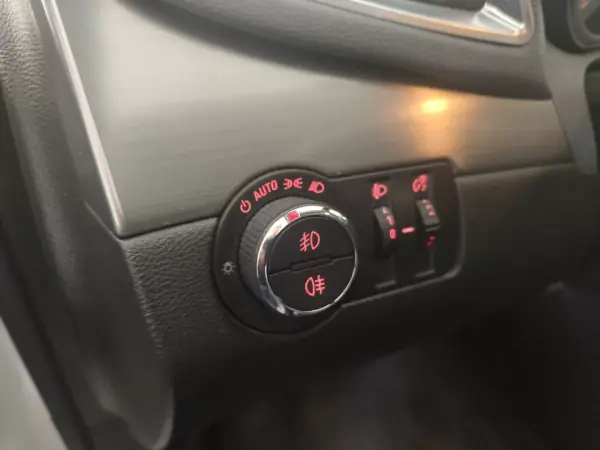 Opel Mokka 2016 - 11900 EUR, 114000 km - AUTO.MOTO.pt - 114000km - foto 12 de 16