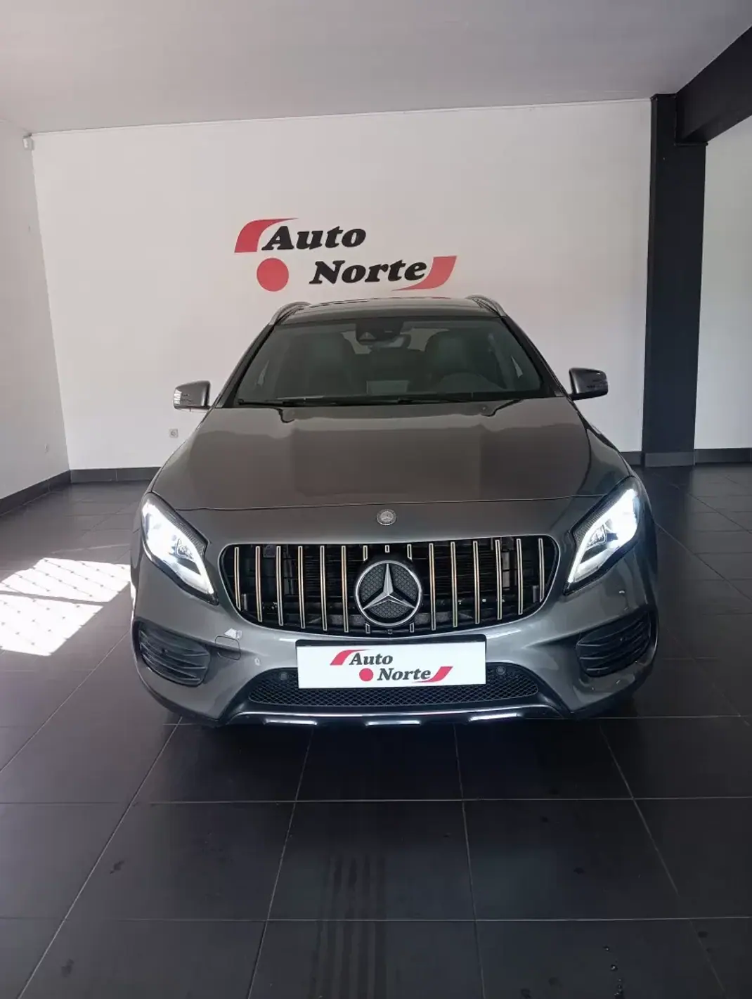 Mercedes-Benz GLA 220 2018 - 27500 EUR, 105000 km - AUTO.MOTO.pt - 105000km - foto 3 de 39