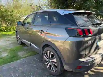 Peugeot 3008 2018 - 15000 EUR, 230000 km - AUTO.MOTO.pt - 230000km - foto 2 de 10