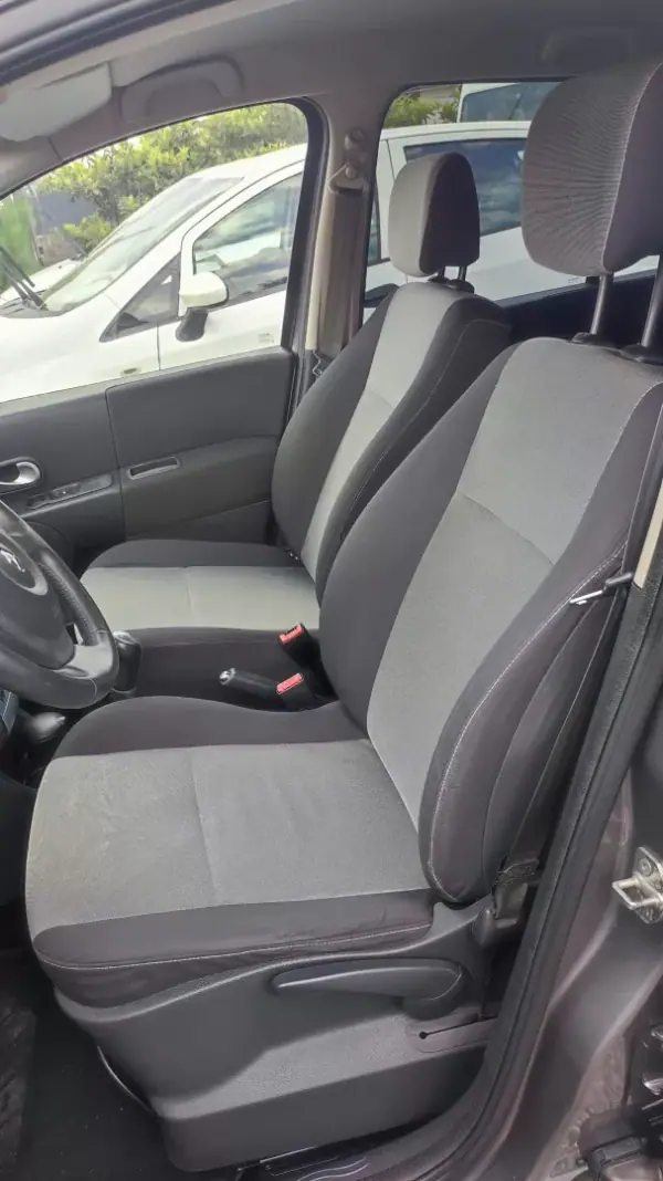 Renault Grand Modus 2009 - 6589 EUR, 209758 km - AUTO.MOTO.pt - 209758km - foto 5 de 15