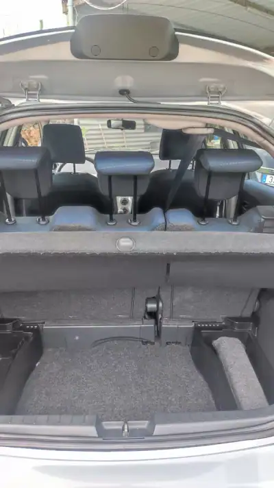 Toyota Yaris 2006 - 6678 EUR, 209787 km - AUTO.MOTO.pt - 209787km - foto 6 de 7
