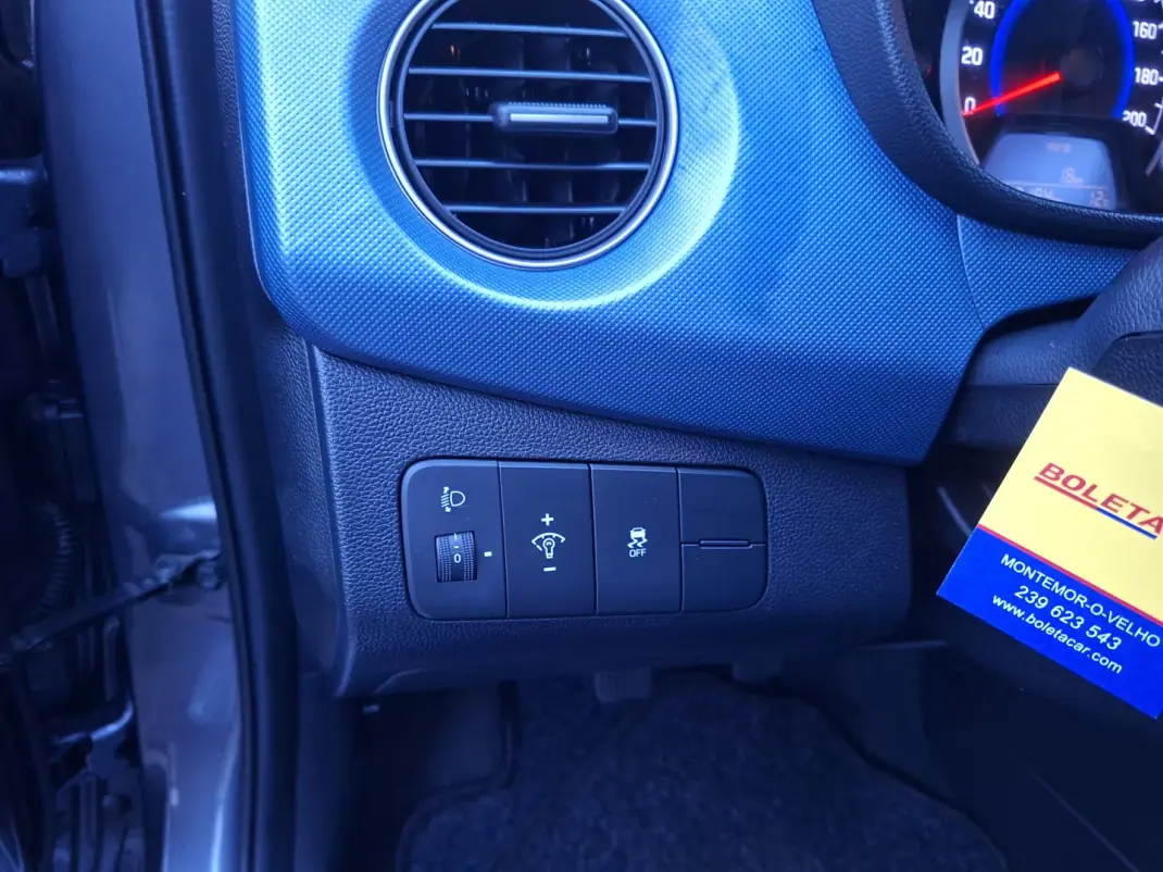 Hyundai i10 2016 - 8750 EUR, 92642 km - AUTO.MOTO.pt - 92642km - foto 18 de 24