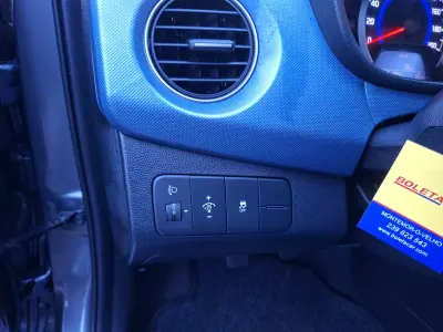 Hyundai i10 2016 - 8750 EUR, 92642 km - AUTO.MOTO.pt - 92642km - foto 18 de 24